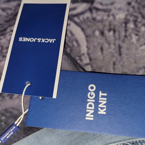 Mens Jack & Jones reg fit jjrick jjdash elast shorts denim light wash - Picture 7 of 14